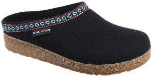 halflinger clog black with embroidery